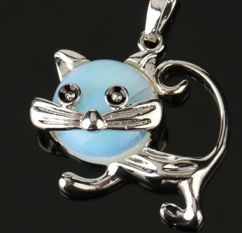 European and American jewelry natural crystal pendants cat necklace ladies cute simple stone alloy necklace