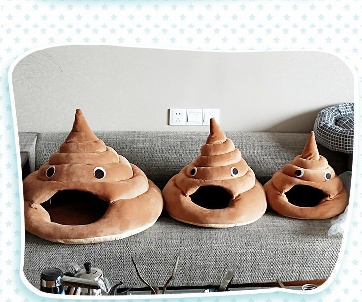 Cute poop cat litter