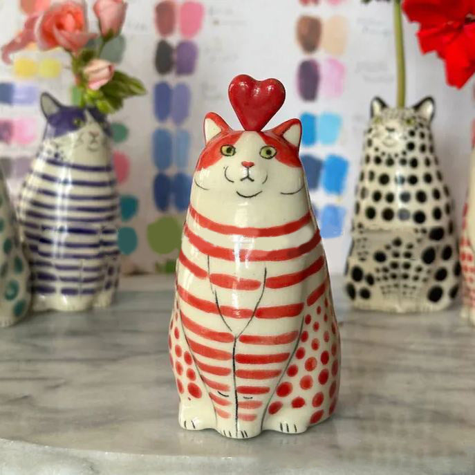 Resin Crafts Dot Vase Cat