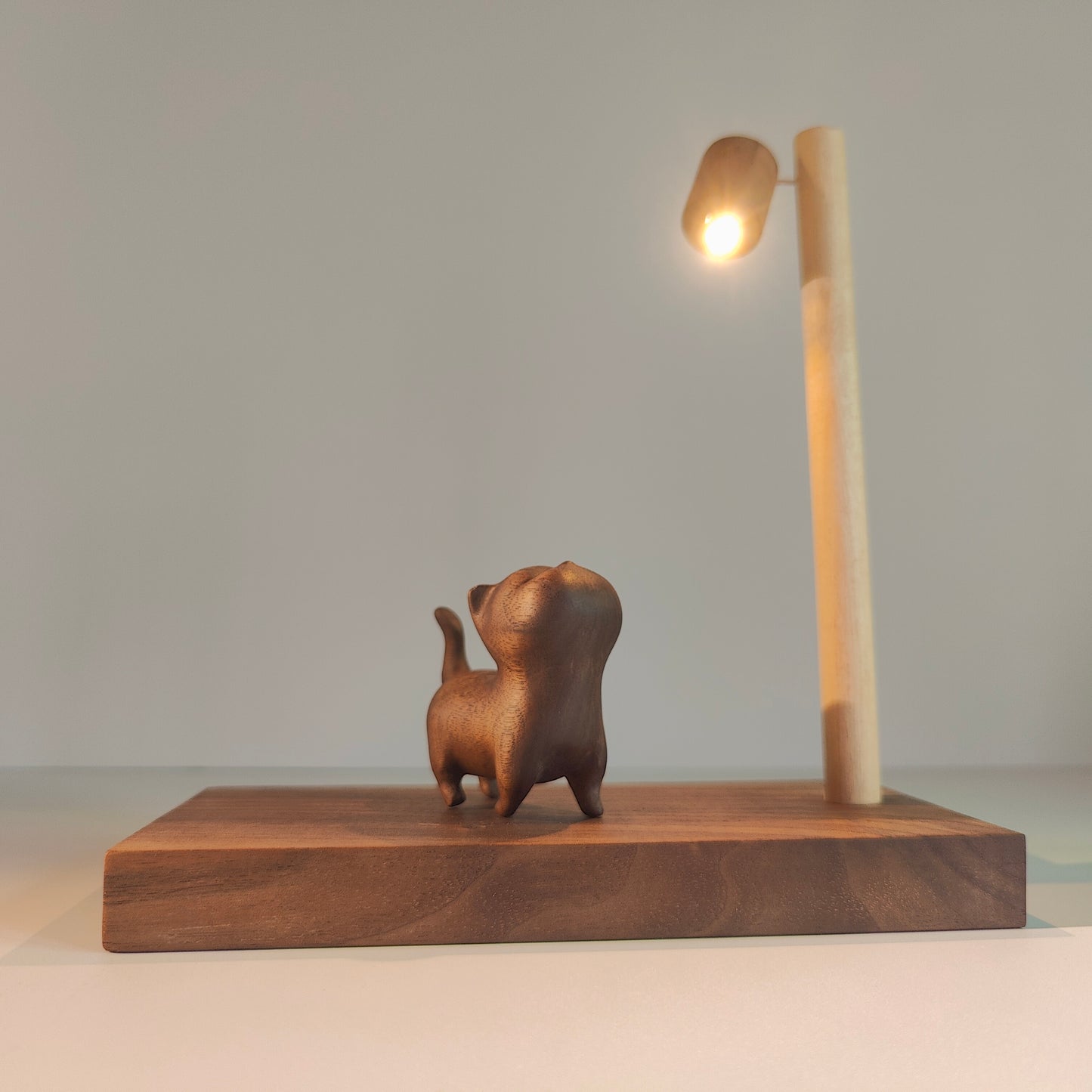 Solid Wood Street Lamp Haughty Cat Decoration