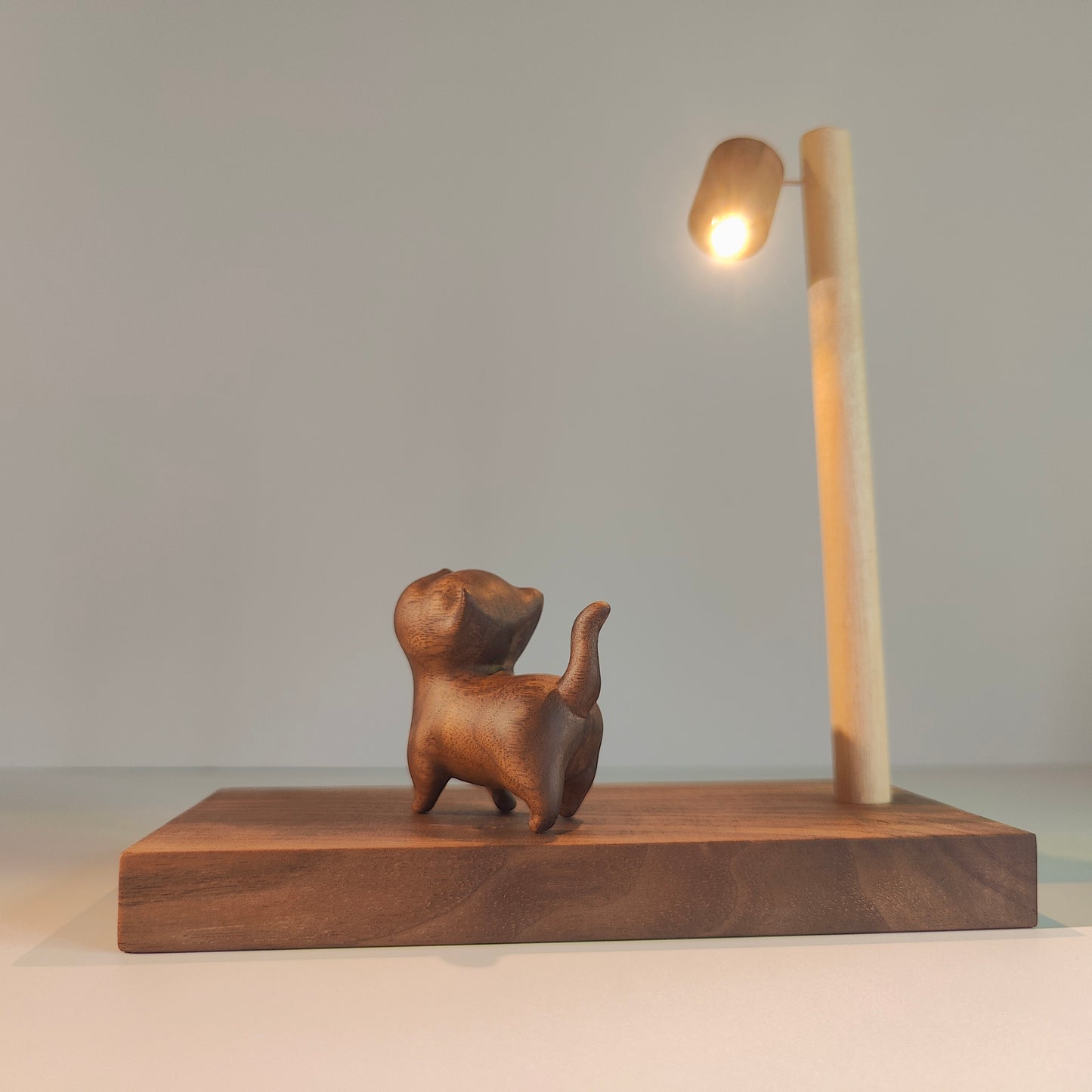 Solid Wood Street Lamp Haughty Cat Decoration