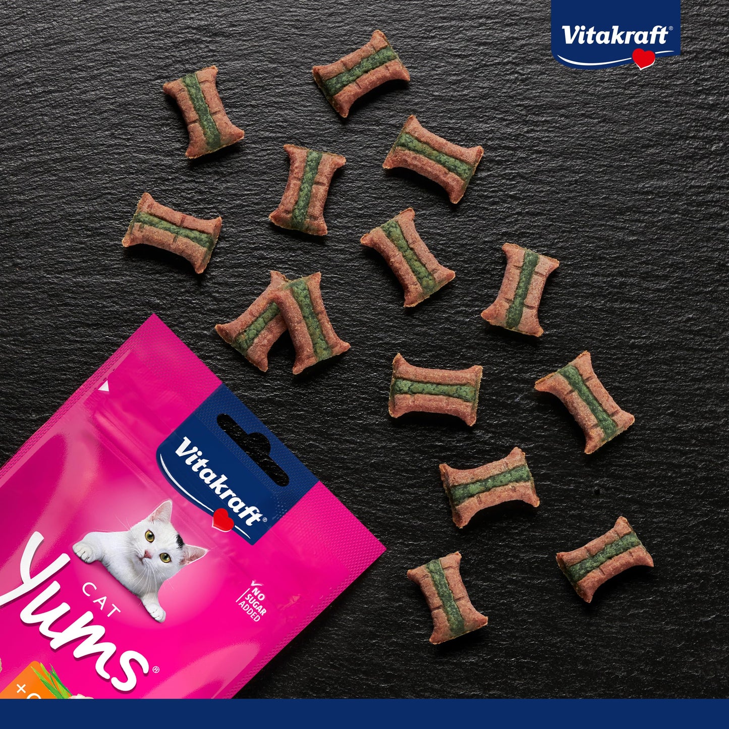 Vitakraft Cat Yums, Katzensnack, mit Huhn und Katzengras, mit sichtbarer Füllung, im wiederverschließbaren Beutel, ohne Zusatz von Zucker und Getreide (1x 40g)