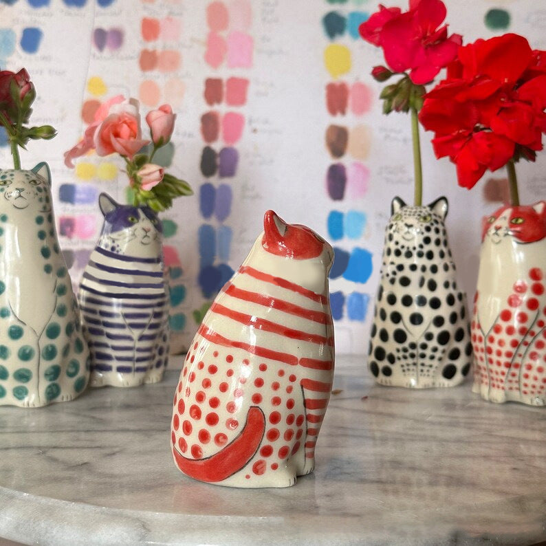 Resin Crafts Dot Vase Cat